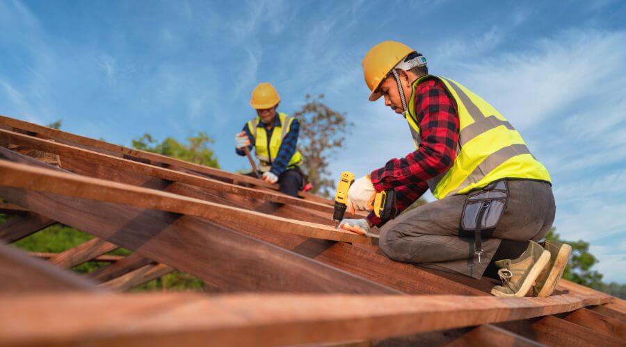 Professional residential roofers in Vallonia, IN